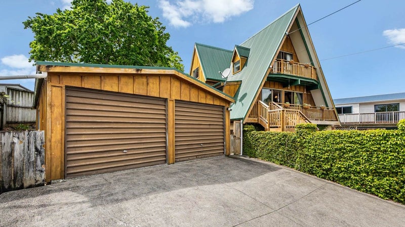 19 Hammond Avenue, Hatfields Beach, Orewa - Carousel 1