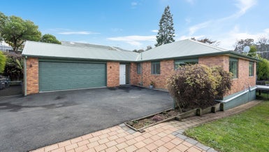 12B Hood Street, Wakari, Dunedin - Carousel 1