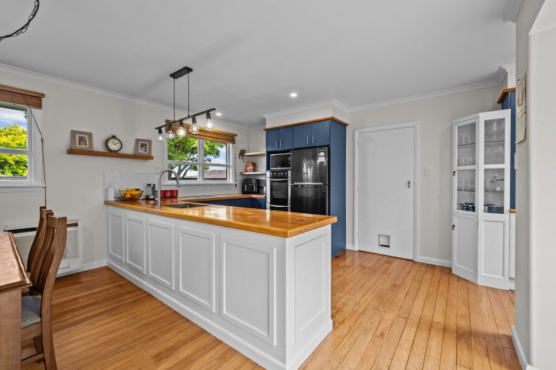 1 Bathurst Street, Allenton, Ashburton - Carousel 2