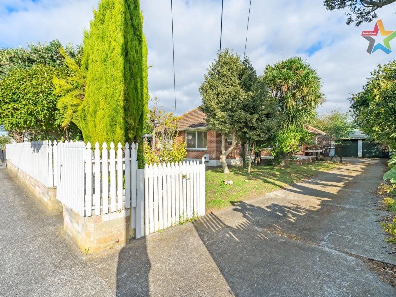 15 Richmond Street, Petone, Lower Hutt - Carousel 1