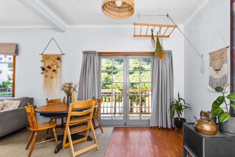 6 Little Burke Street, Hospital Hill, Napier - Carousel 2