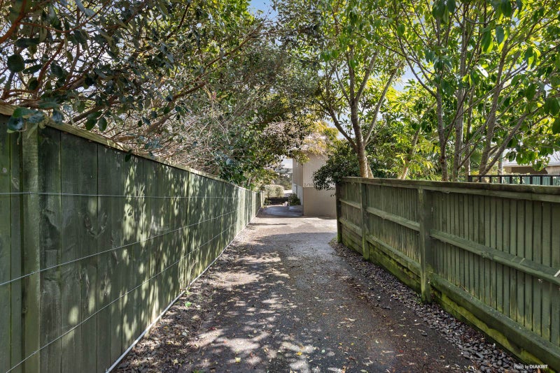 3/100 Aberdeen Road, Campbells Bay, Auckland - Carousel 2