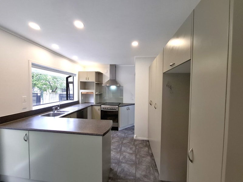 22B Halsey Drive, Lynfield, Auckland - Carousel 2