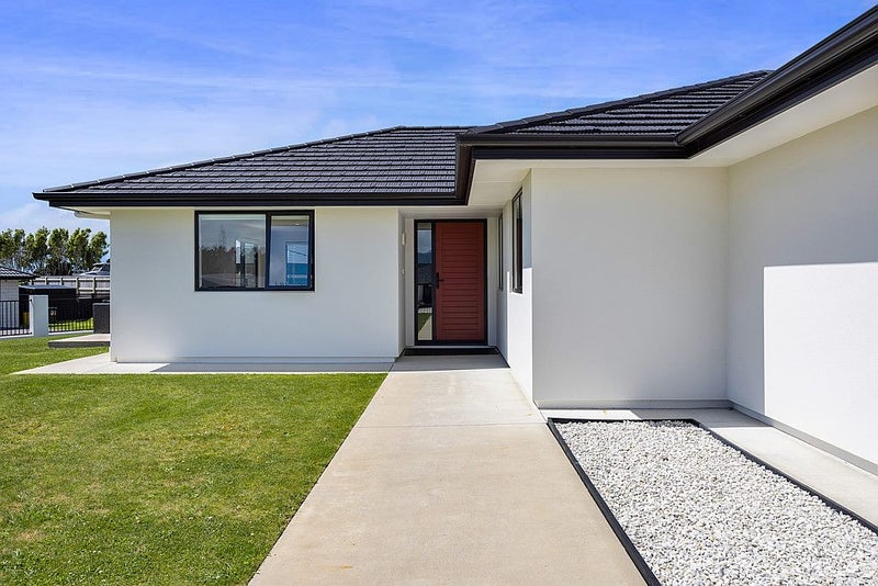 34 Honeyfield Drive, Whalers Gate, New Plymouth - Carousel 2