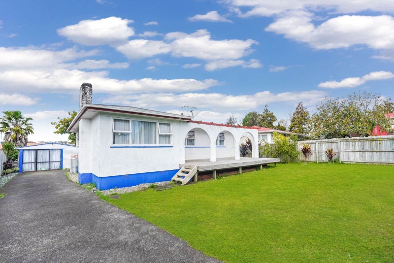 6 Normandy Place, Henderson, Auckland - Carousel 2