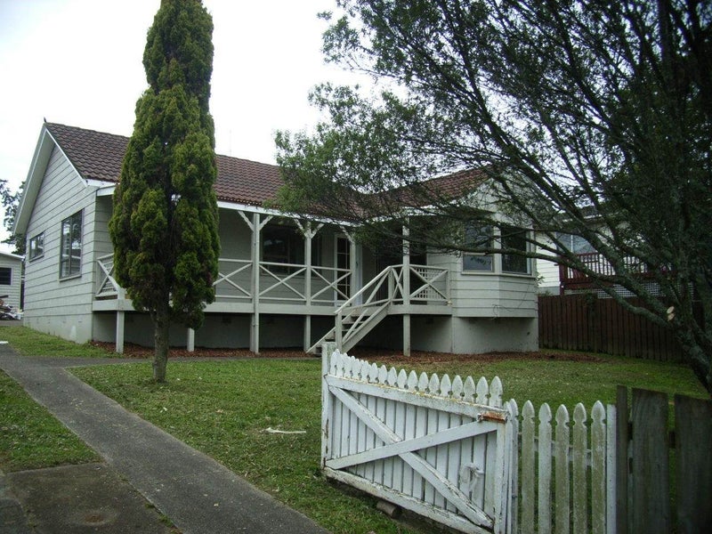 20 Aberfeldy Avenue, Highland Park, Auckland - Carousel 2