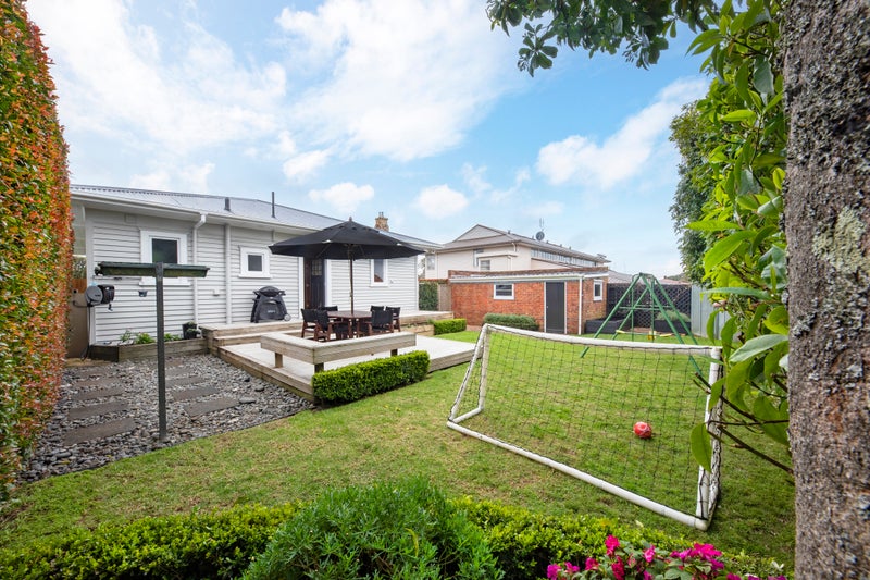 14 Carrie Street, Sandringham, Auckland - Carousel 21