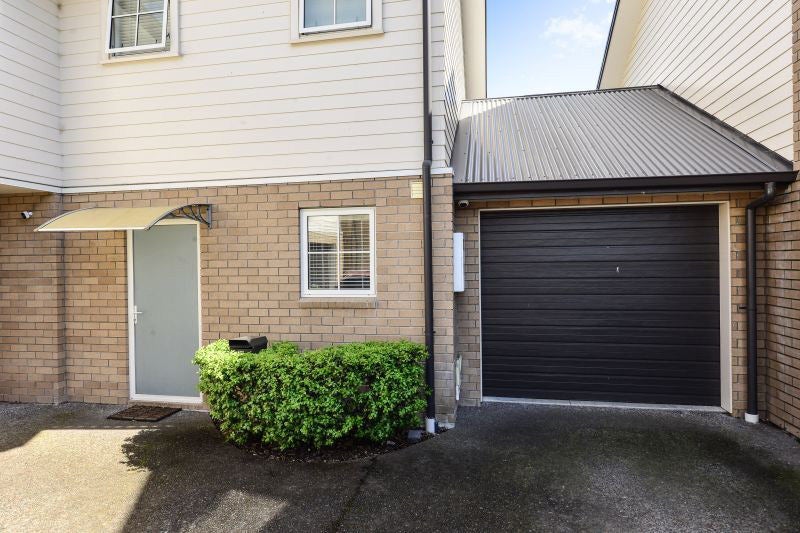 69 Chiefs Court, Hamilton East, Hamilton - Carousel 3