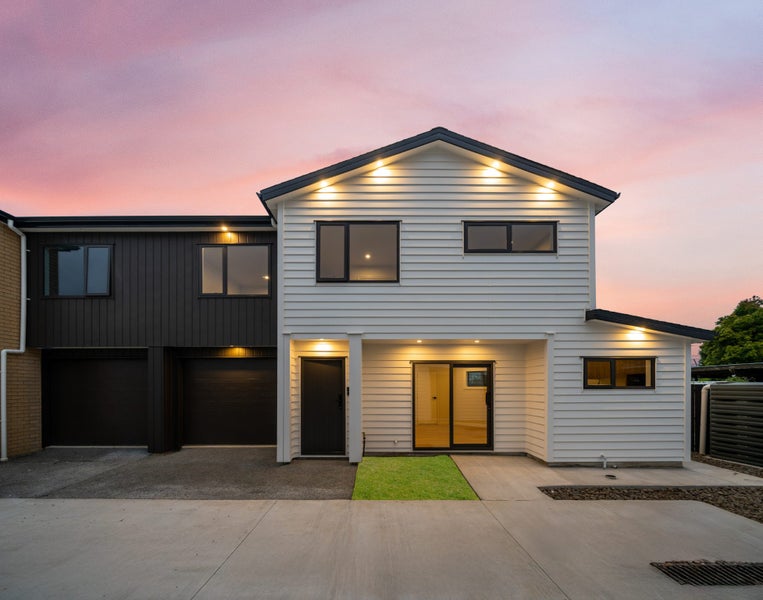 13 Gloaming Place, Conifer Grove, Takanini - Carousel 1