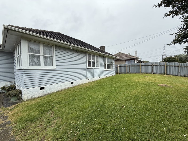 18 Crown Crescent, Otara, Auckland - Carousel 1