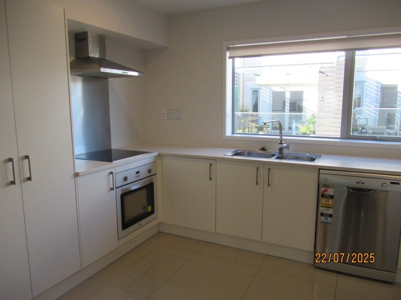 72 Niu Lane, Te Atatu South, Auckland - Carousel 2