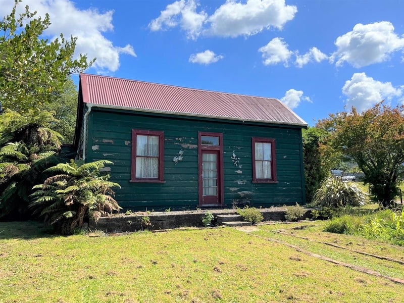 119 Main Road, Blackball, Greymouth - Carousel 1