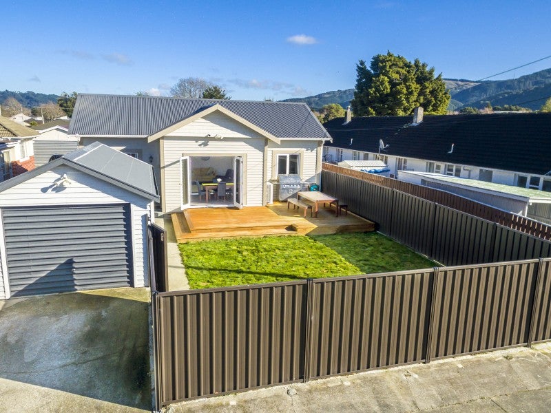 2/33 Tararua Street, Trentham, Upper Hutt - Carousel 1
