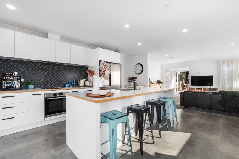 20 Goods Road, Otumoetai, Tauranga - Carousel 2