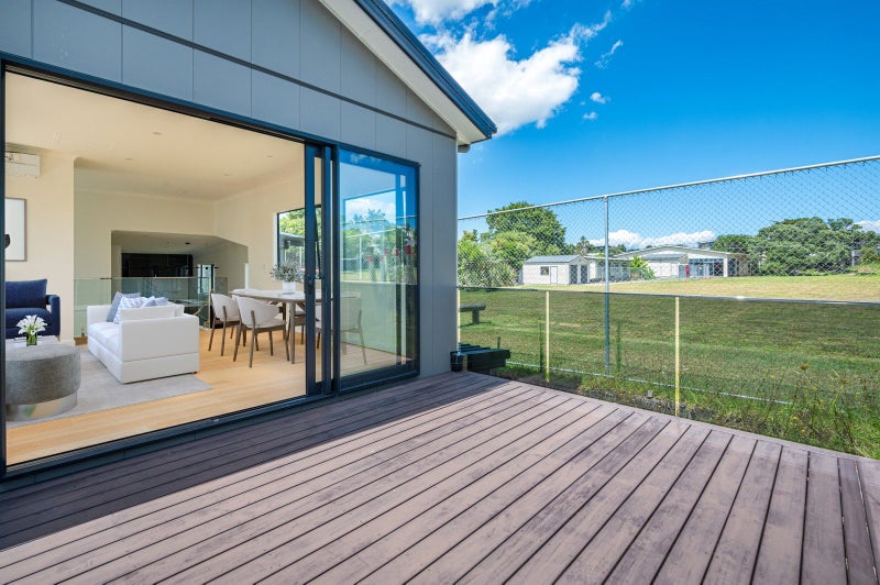 27B Larchwood Avenue, Westmere, Auckland - Carousel 2