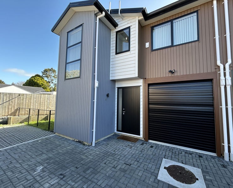 6/33 Colwill Road, Massey, Auckland - Carousel 1