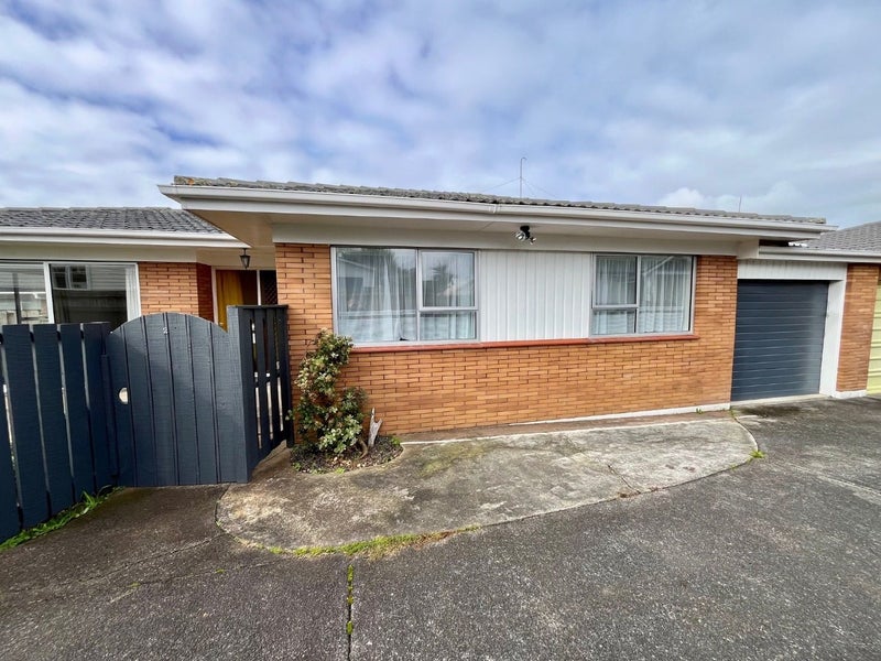 2/46 Tawhiri Road, One Tree Hill, Auckland - Carousel 2