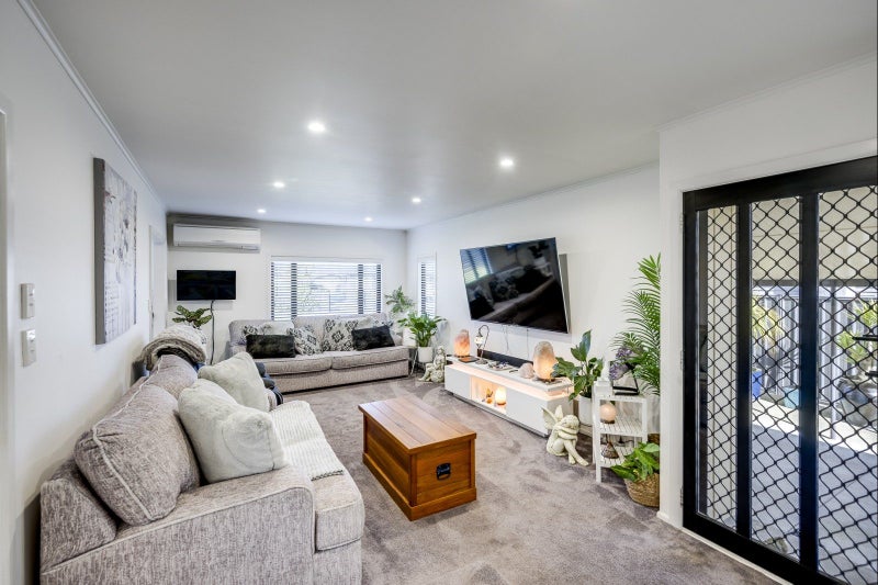 76 Clarence Cox Crescent, Pirimai, Napier - Carousel 1