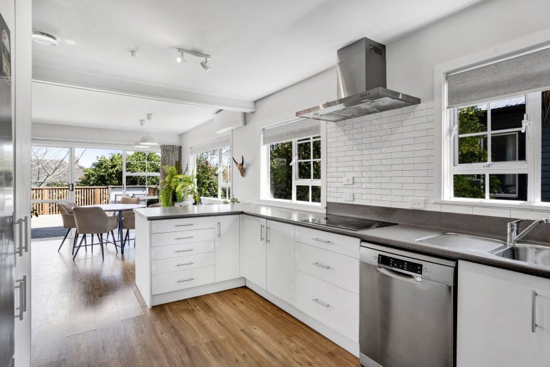 43 Essex Street, Vogeltown, New Plymouth - Carousel 1