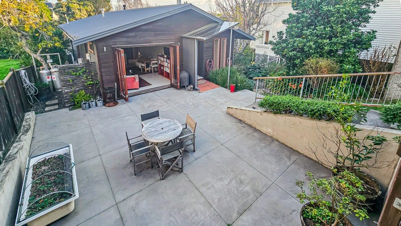111 Thompson Road, Bluff Hill, Napier - Carousel 1