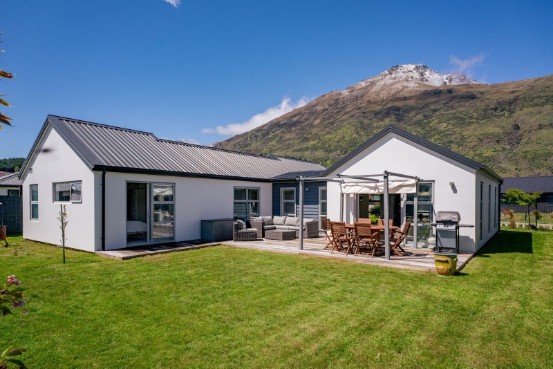 24 Regent Street, Lower Shotover, Queenstown - Carousel 2