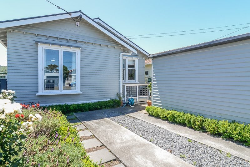51 Rotherham Terrace, Miramar, Wellington - Carousel 1