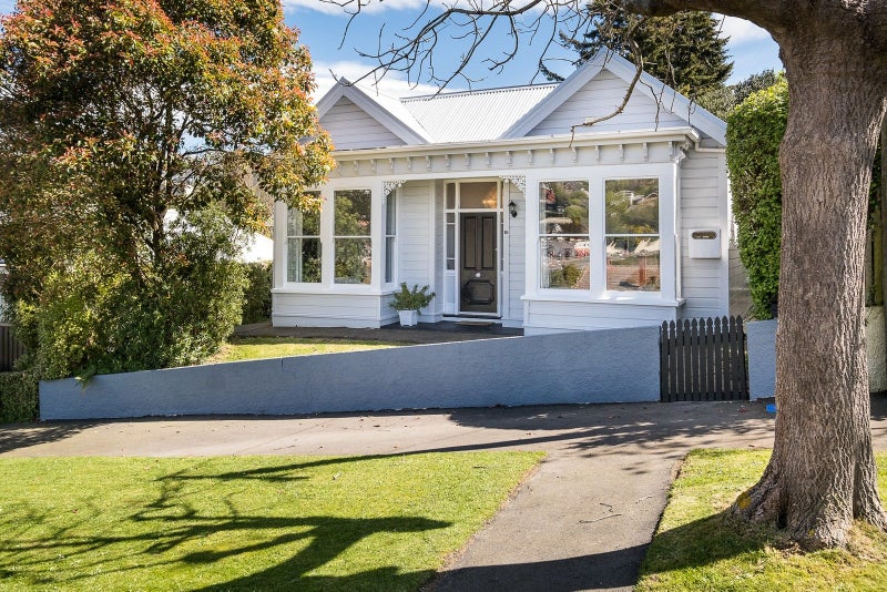 19 Jellicoe Crescent, Kaikorai, Dunedin - Carousel 1