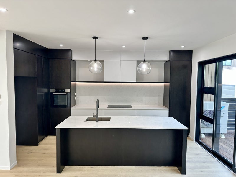 26 Burch Street, Mount Albert, Auckland - Carousel 2