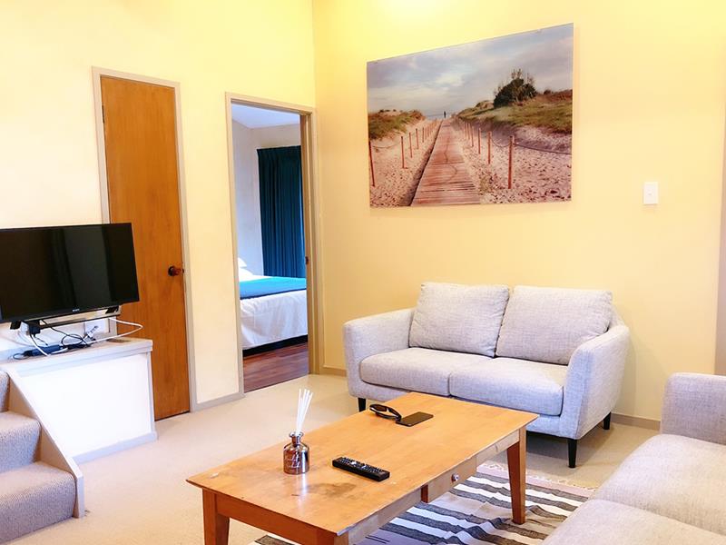 1 Cobblestone Lane, Hillcrest, Auckland - Carousel 2