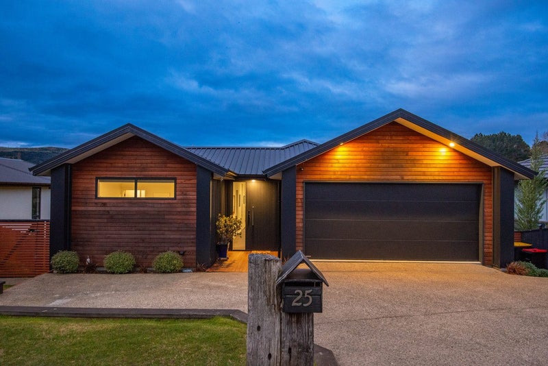 25 Grandvista Drive, Green Island, Dunedin - Carousel 1