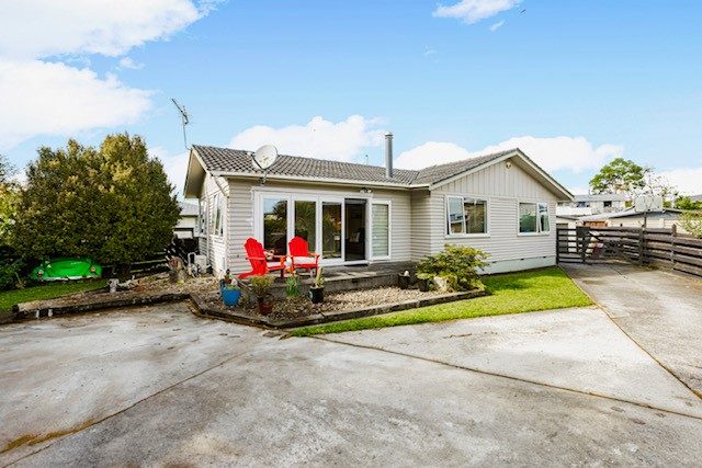 10 Tatariki Street, Rosehill, Papakura - Carousel 2
