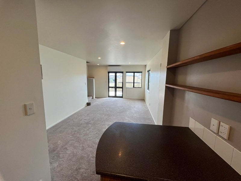 4 Pannill Place, Oteha, Auckland - Carousel 2