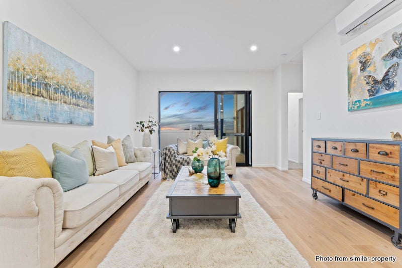 4 Puwha Street, Massey, Auckland - Carousel 1