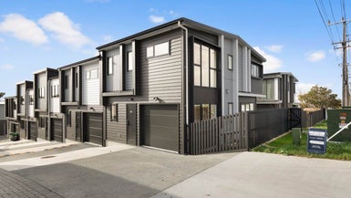 4/145 Carlisle Road, Northcross, Auckland - Carousel 1