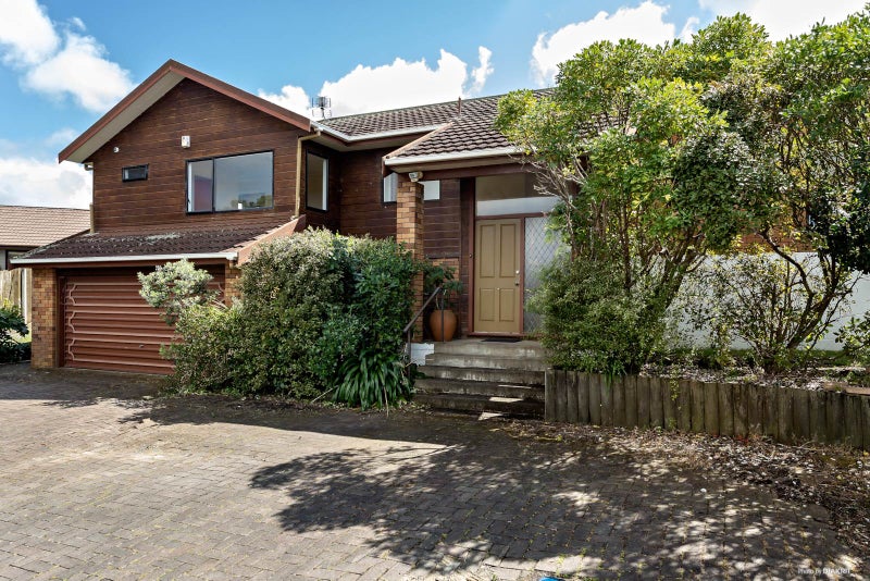 7 Cairnbrae Court, Northcross, Auckland - Carousel 1