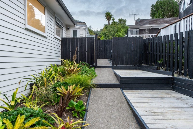 2/75 Newhaven Terrace, Mairangi Bay, Auckland - Carousel 30
