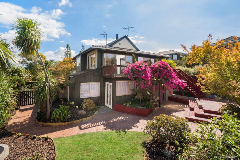 81 Stanaway Street, Hillcrest, Auckland - Carousel 1
