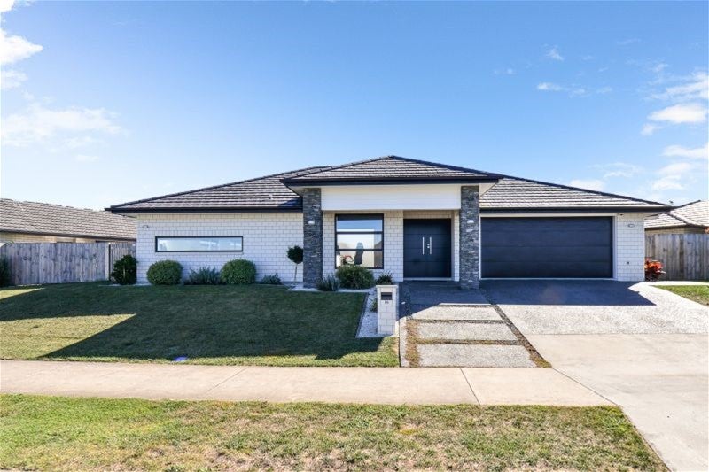 96 Cumberland Drive, Flagstaff, Hamilton - Carousel 1