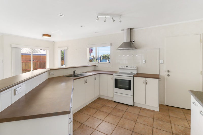29 Davington Way, Burswood, Auckland - Carousel 2