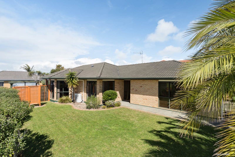 5 Mannikin Place, Unsworth Heights, Auckland - Carousel 2