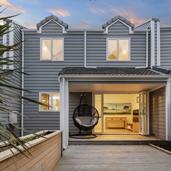 3/7 Belle Verde Drive, Sunnynook, Auckland - Carousel 1