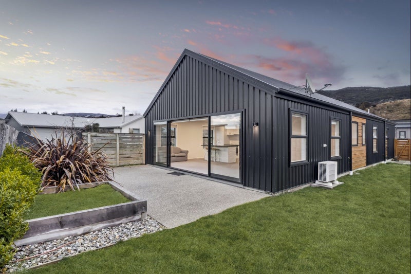 46 Marbleleaf LANE, Albert Town, Wanaka - Carousel 2