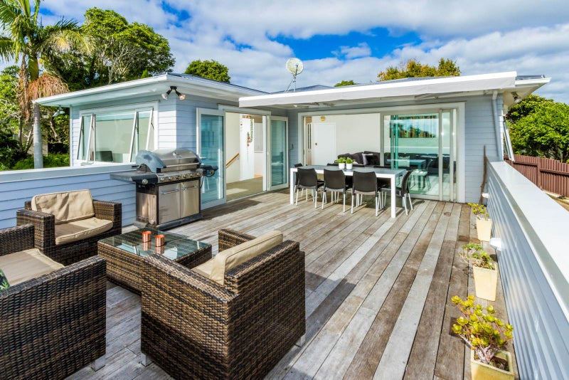21 Catalina Crescent, Forrest Hill, Auckland - Carousel 2