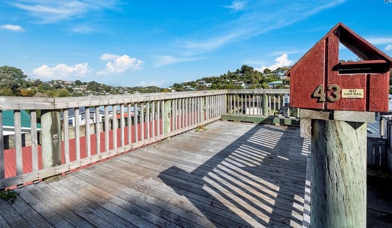 43 Stewart Drive, Newlands, Wellington - Carousel 17