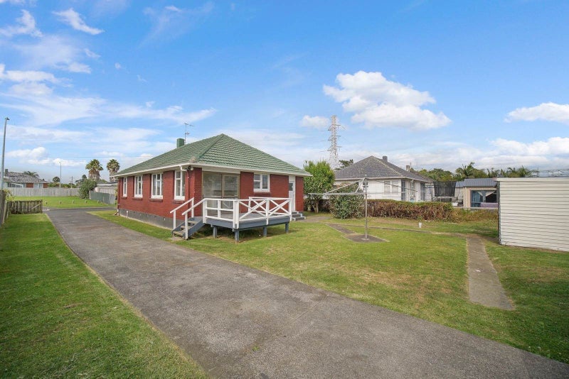 14 Waipapa Crescent, Otara, Auckland - Carousel 1