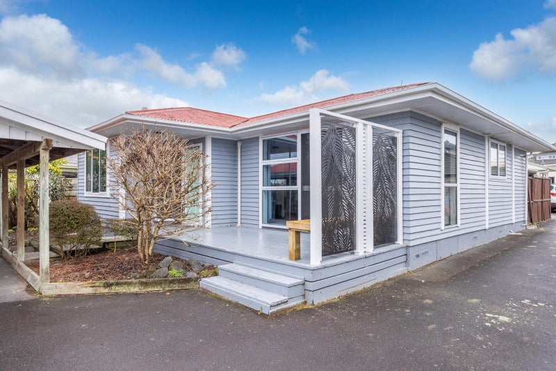 21 Carrington Avenue, Hillcrest, Hamilton - Carousel 2