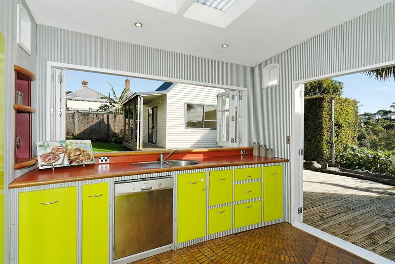 12 Mostyn Street, Kingsland, Auckland - Carousel 1