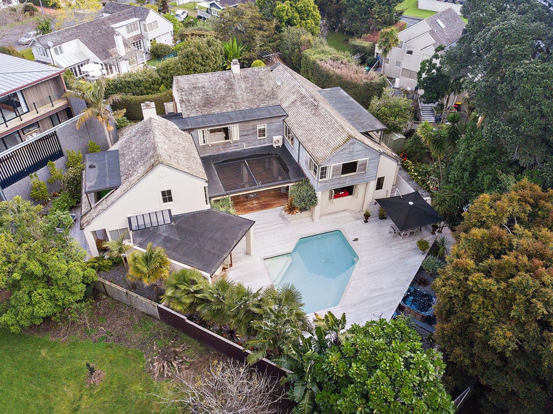 8A Shelly Beach Parade, Cockle Bay, Auckland - Carousel 1