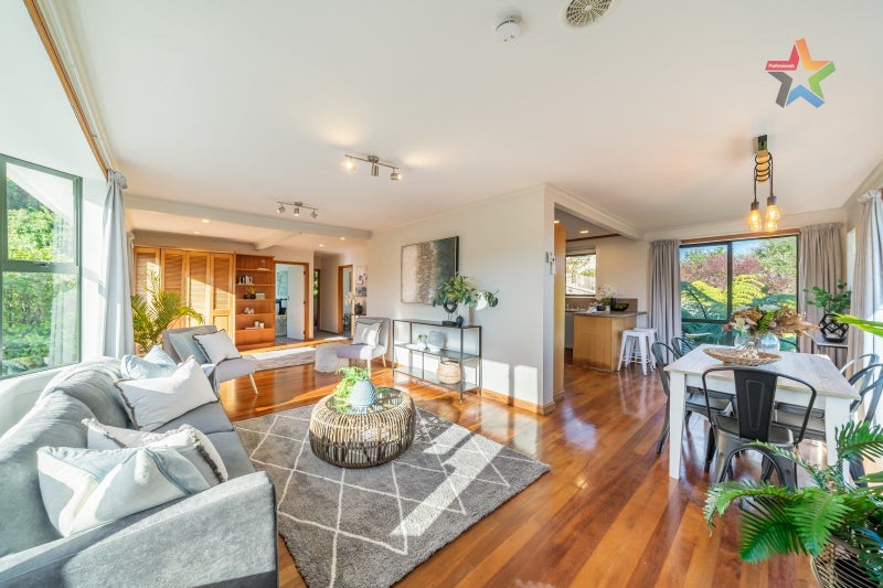 24 Titiro Moana Road, Korokoro, Lower Hutt - Carousel 1