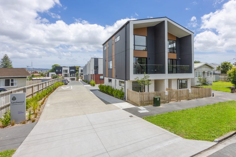 23 Fantail Place, Avondale, Auckland - Carousel 2